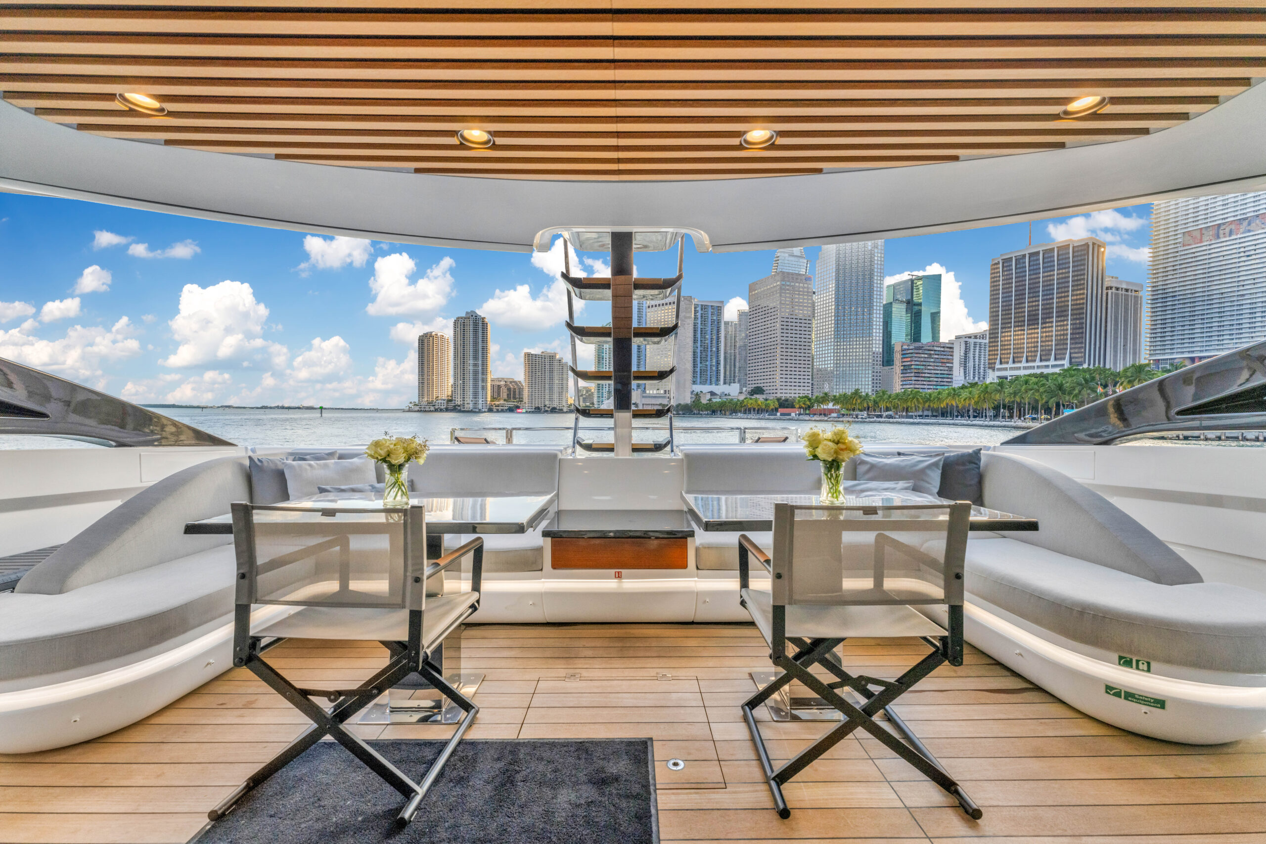 94' azimut 'bash' exterior 12