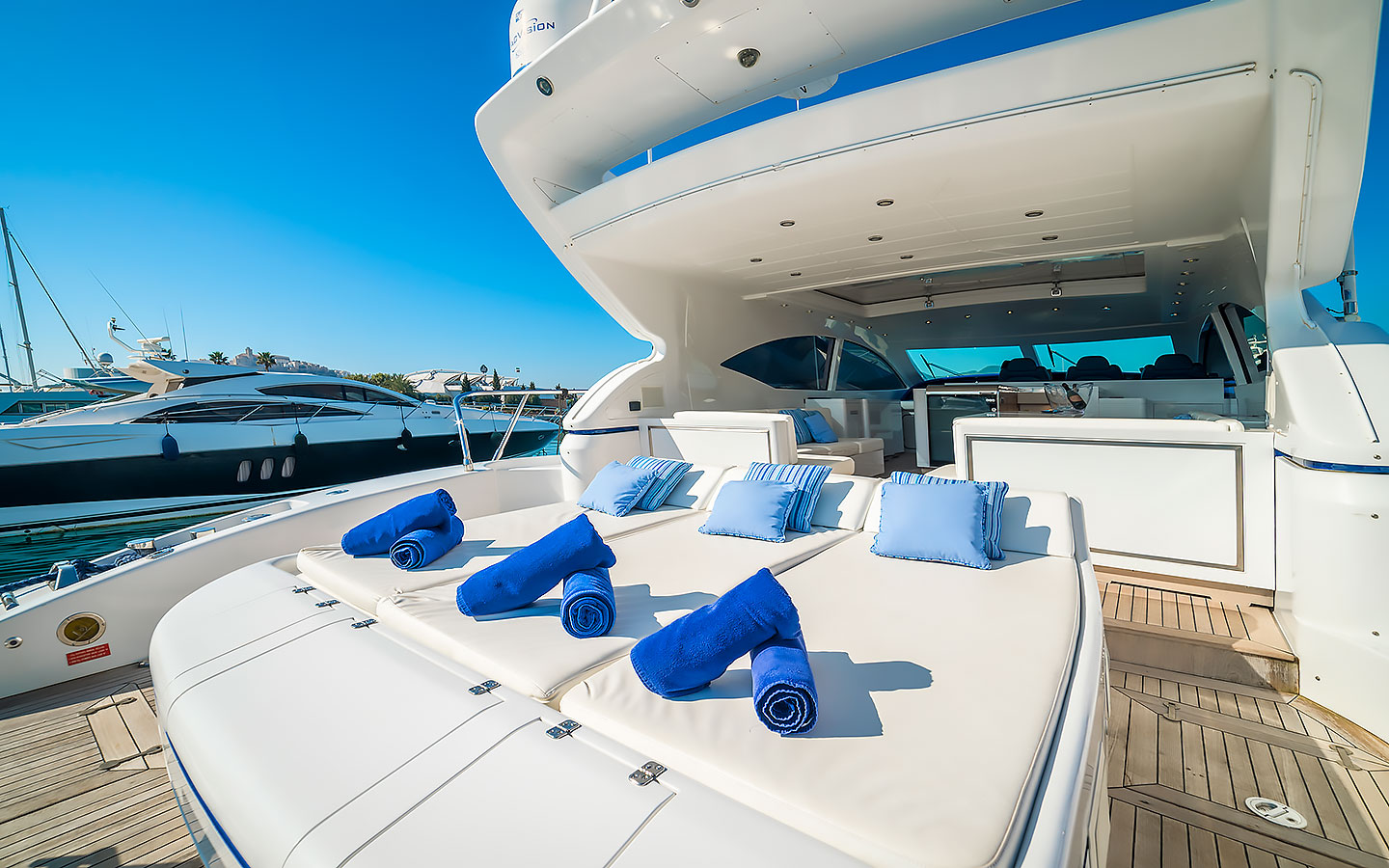 mangusta 72 yacht charter ibiza 05